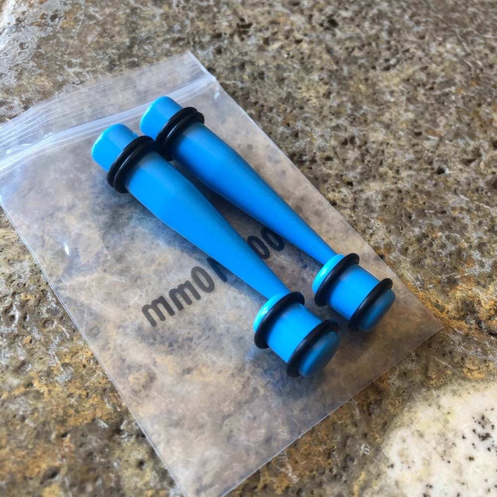 Unisex Ear Gauge Taper Plug Stretching Kit